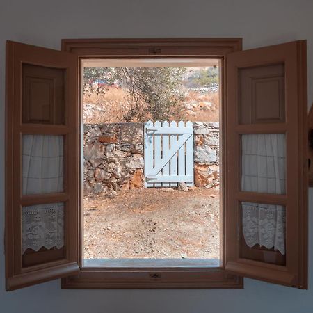Xaraki Traditional Houses Folegandros Town Bagian luar foto